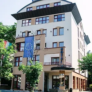Hotel Mediterran, Budapesta